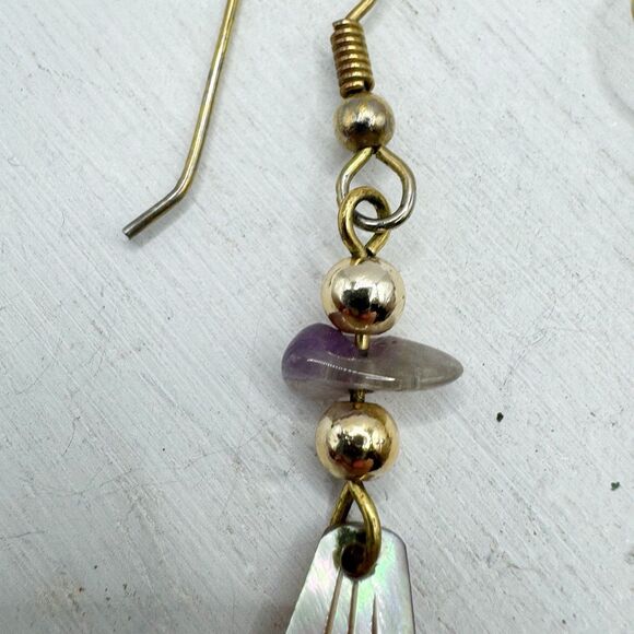 Vtg Geometric Carved abalone Long Dangle Earrings Amethyst Chip Gold Tone Beachy - Picture 4 of 10